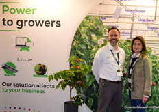 Two members of the Sollum team. They showcase their adaptive lighting solutions. Find here on of their latest articles. https://www.hortidaily.com/article/9629446/sollum-and-damatex-partner-up/